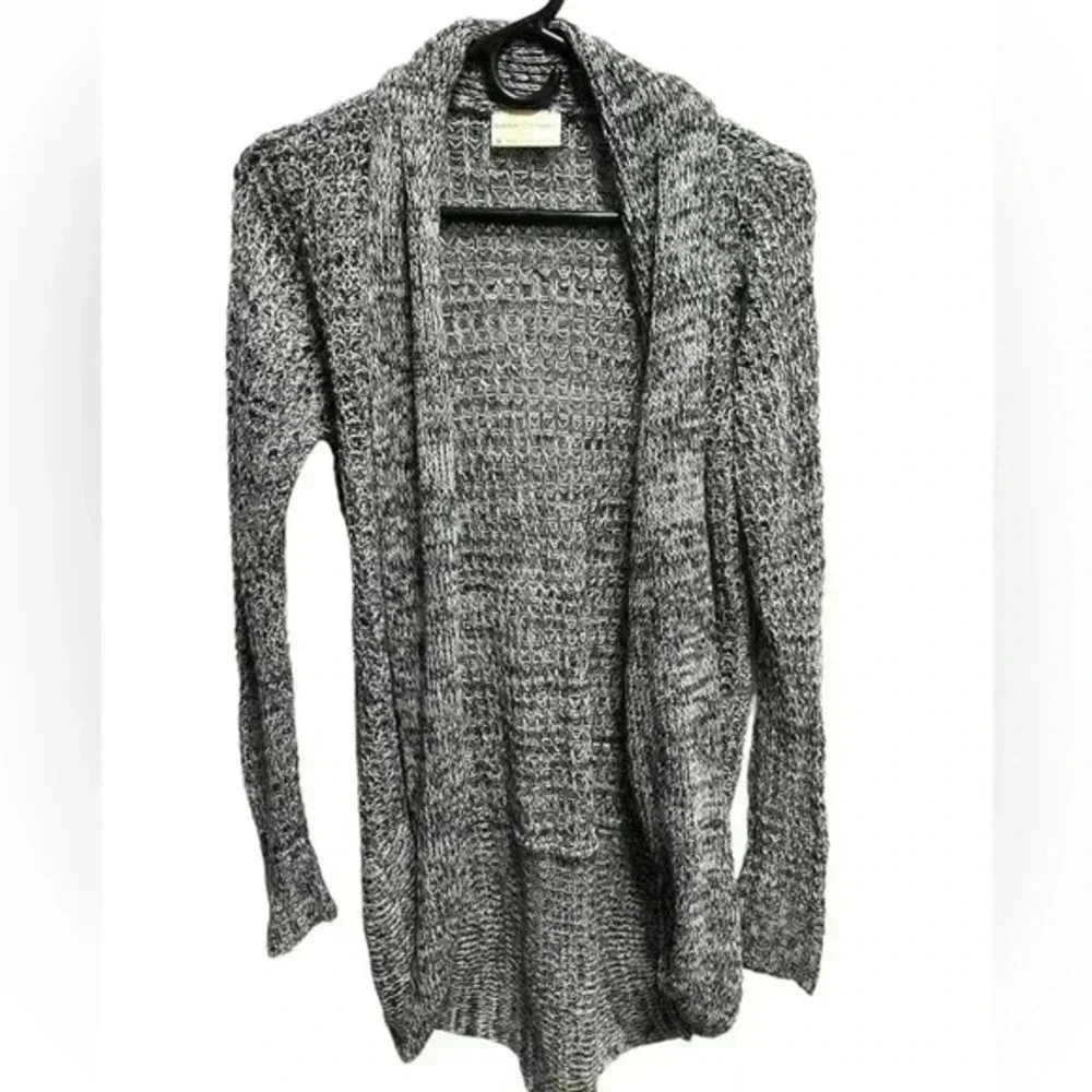 BOBBIE AND BROOKS SALT AND PEPPER GRAY CARDIGAN